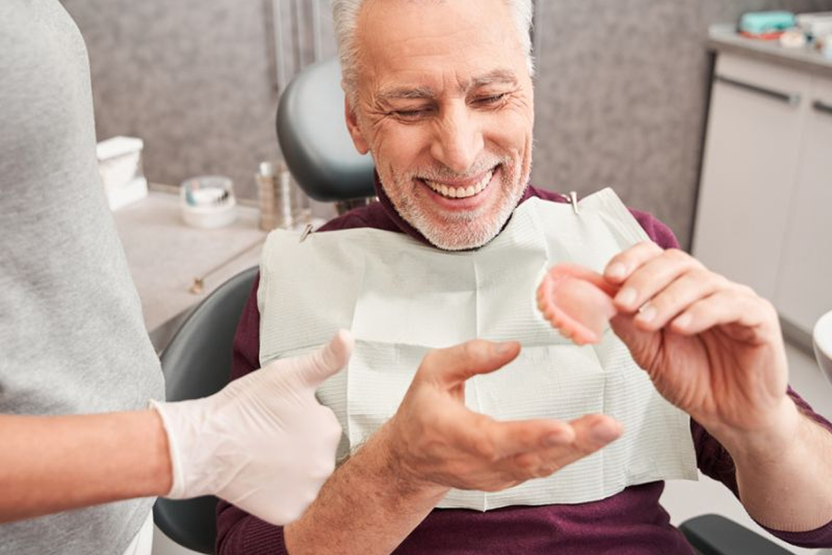 Dentures Explained: Types, Benefits, Procedure, Cost, and Maintenance Guide