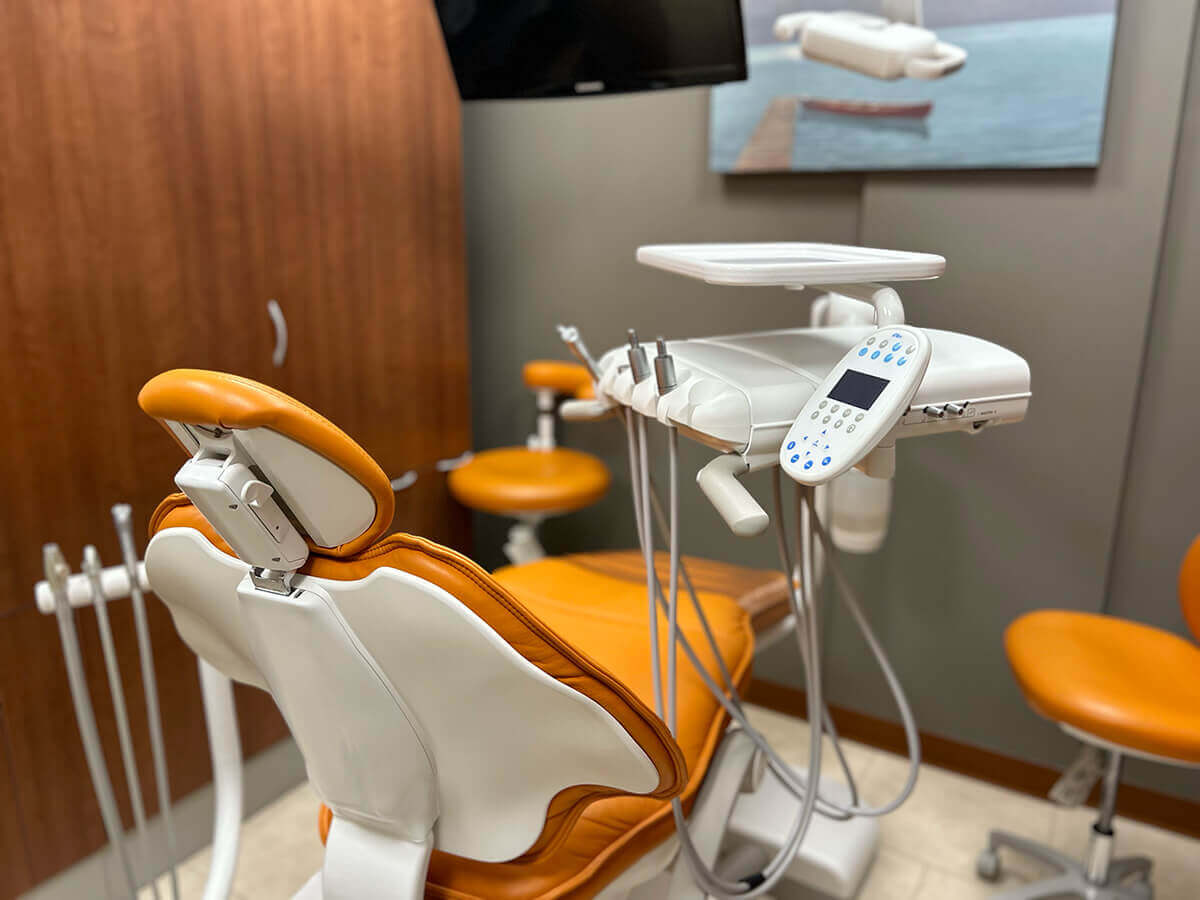 Floss & Gloss Dental Office Image 8